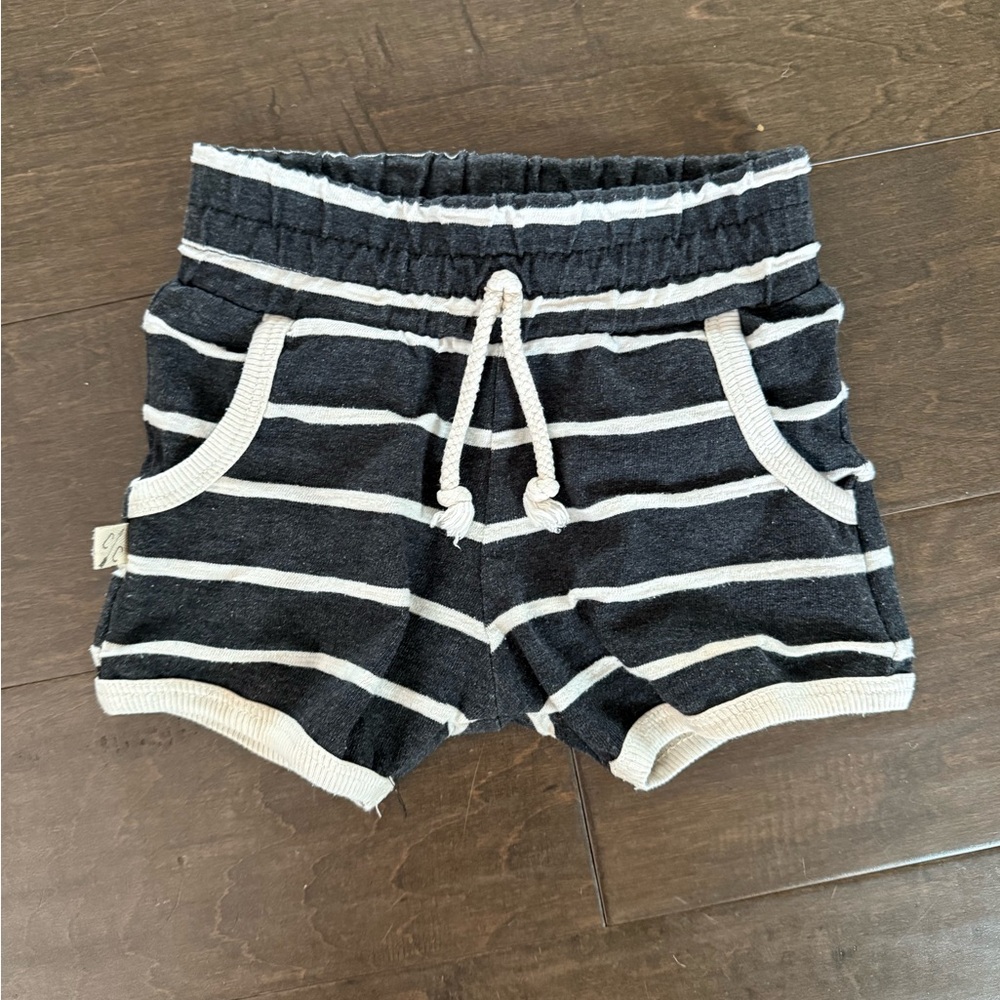 Childhoods retro shorts 2T EUC